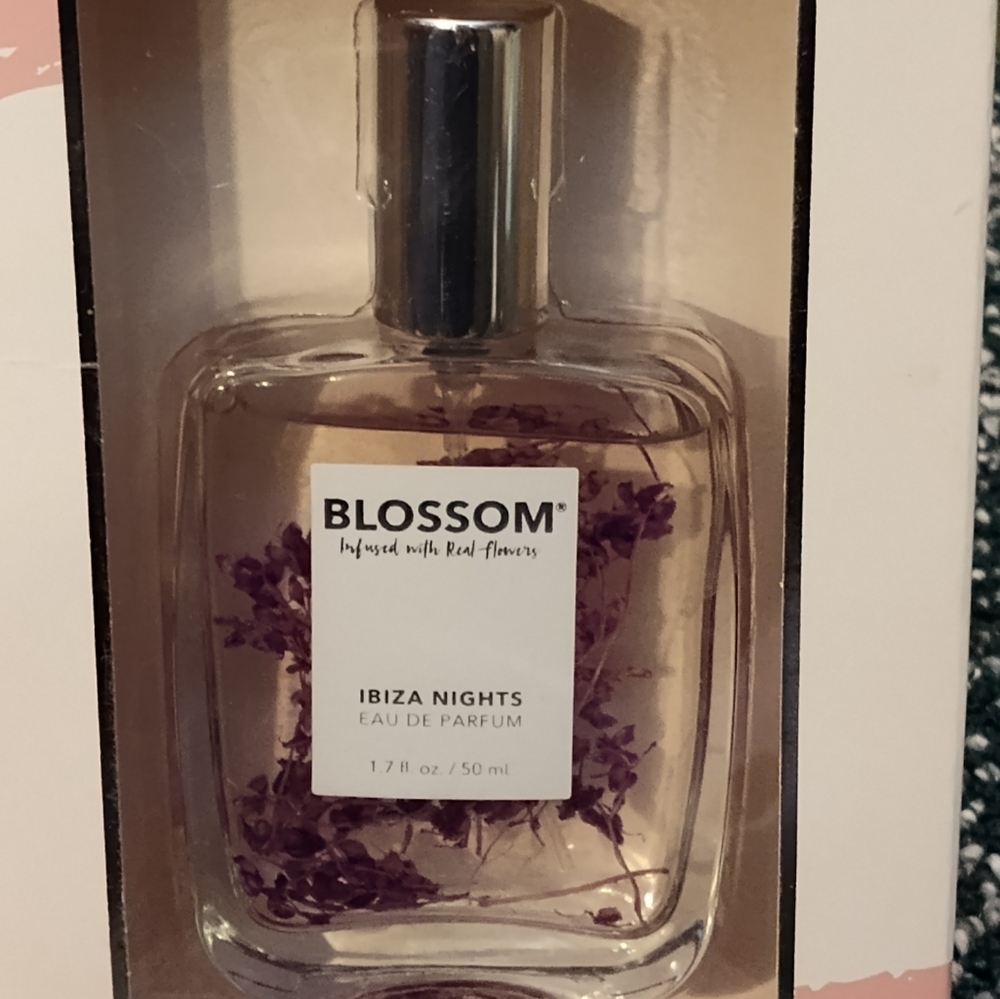 NWT! Blossom Perfume (Infused with real flowers) - Picture 2 of 7